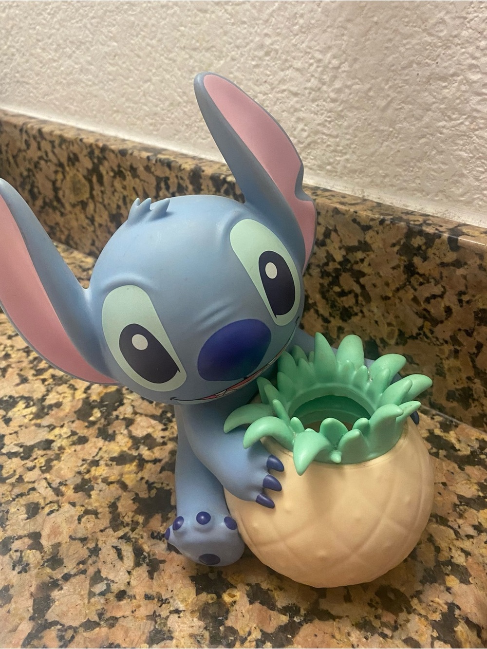 Stitch with pineapple accessories cup